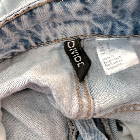 Classic Light Blue Women's Jeans - Picture 10 of 15